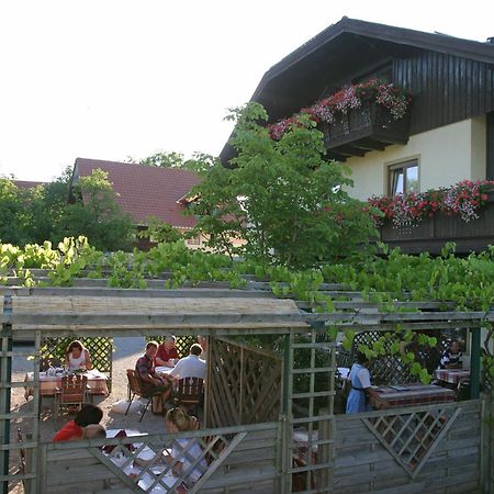 Gasthof Neuwirt Eugendorf Extérieur photo