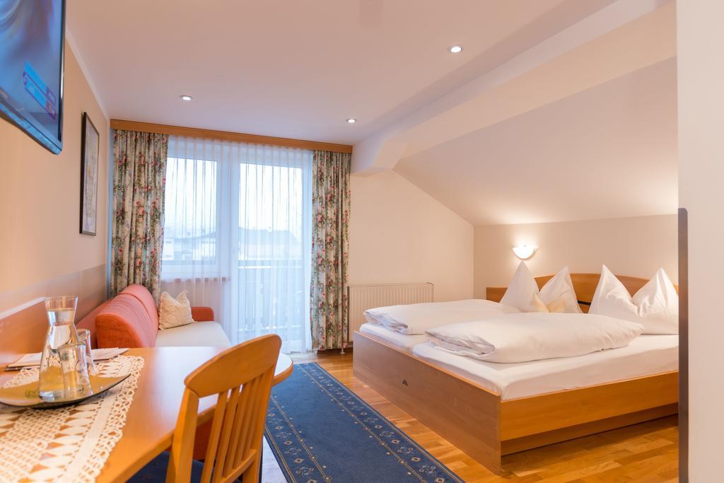 Gasthof Neuwirt Eugendorf Chambre photo