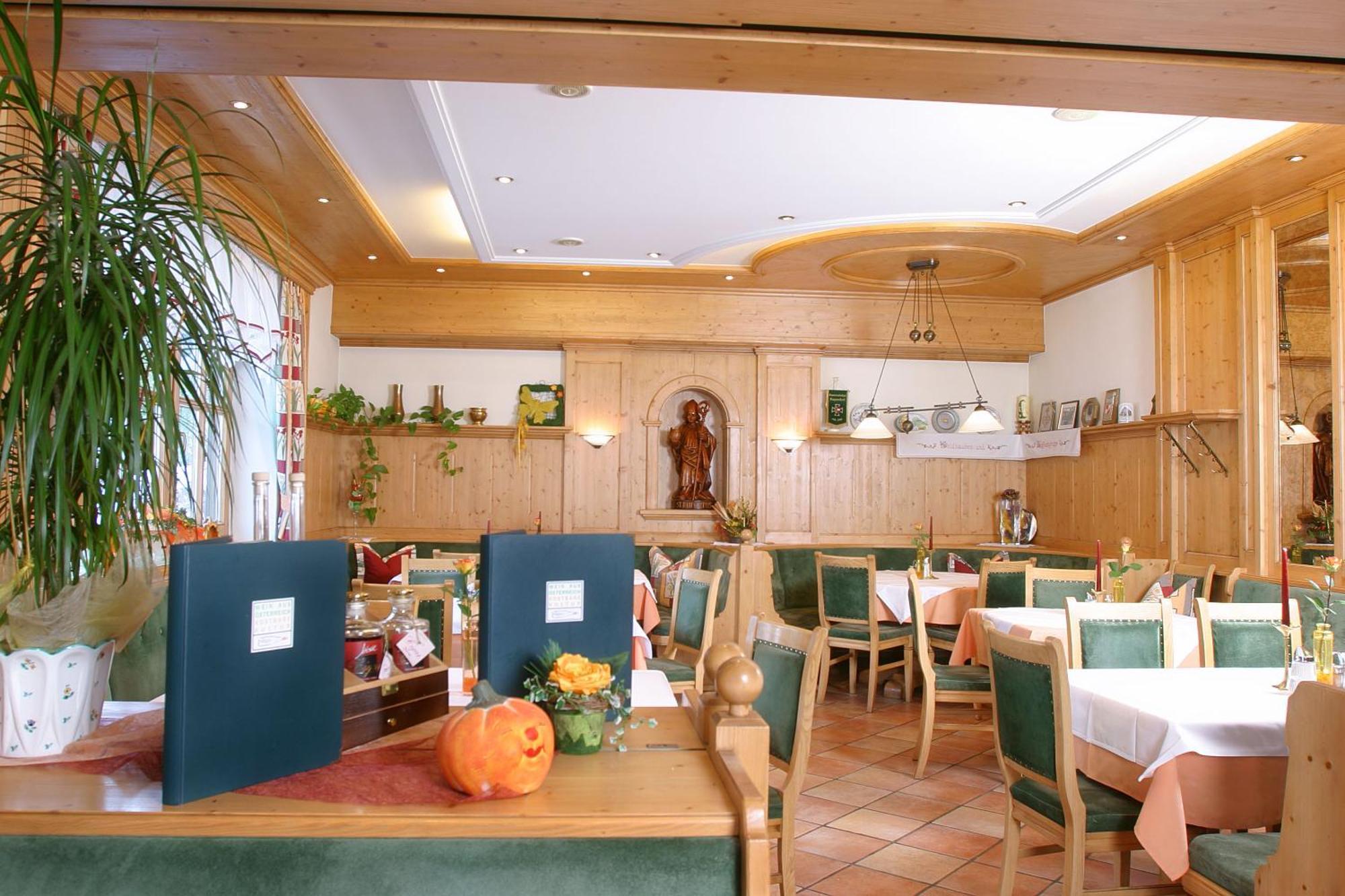 Gasthof Neuwirt Eugendorf Extérieur photo